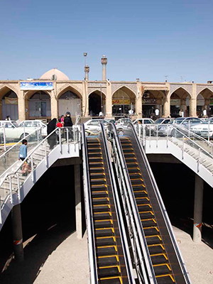 اولین پله برقی روباز کشور در اصفهان توسط شرکت فتحی الماس